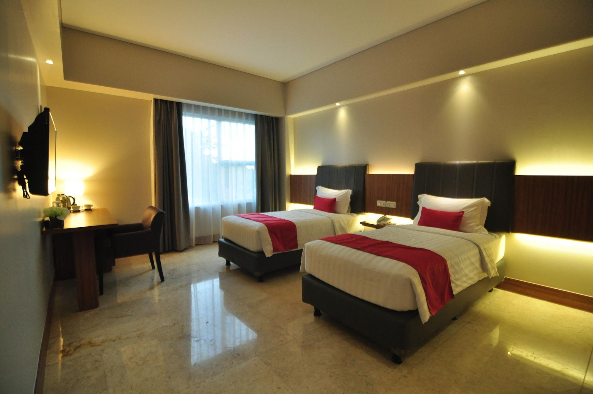 Demelia Hotel Makassar Extérieur photo