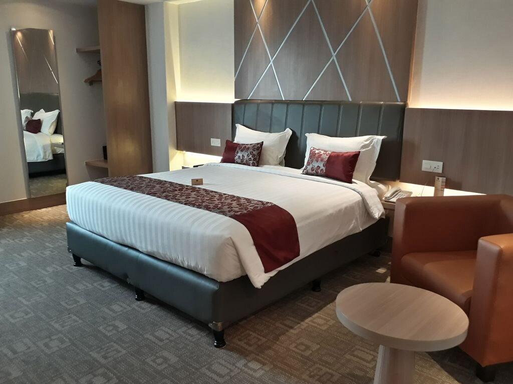 Demelia Hotel Makassar Extérieur photo